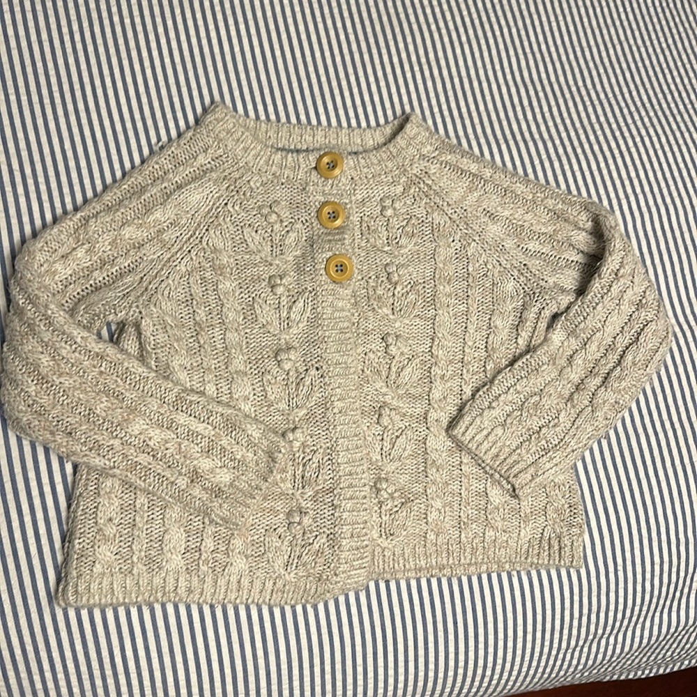 Mini Boden girl size 5-6 oatmeal color sweater